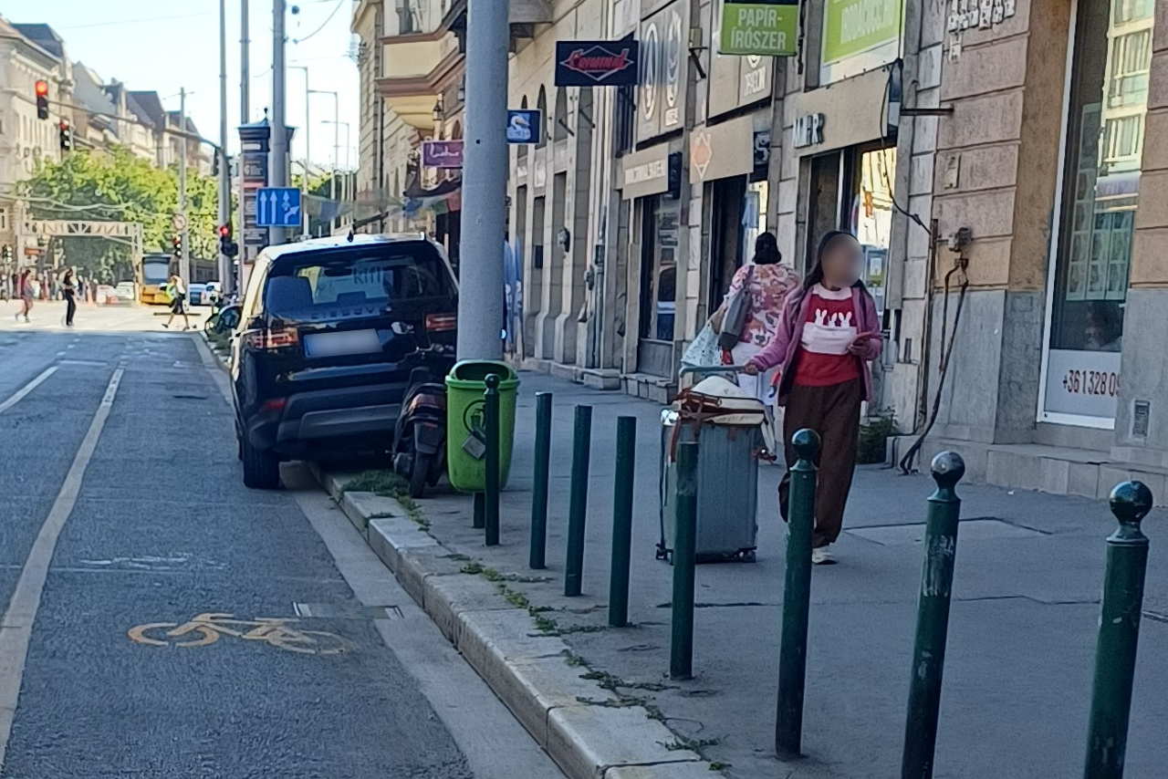 Járdán és kerékpársávon parkolás